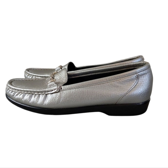NEW SAS Metro Silver Slip On Tri-Pad Foot-Shape® Comfort Shoe Size 6.5 - Picture 5 of 10